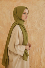 Lade das Bild in den Galerie-Viewer, LORA-Multifunktionstuch Olivgrün