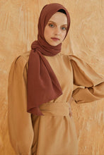 Lade das Bild in den Galerie-Viewer, LORA-Multifunktionstuch Mittelbraun