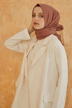 Lade das Bild in den Galerie-Viewer, LORA-Multifunktionstuch Indischrot