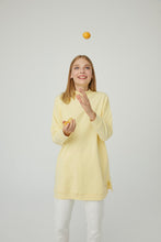 Lade das Bild in den Galerie-Viewer, Sweatshirt Barbara-Gelb 100% Baumwolle🌿