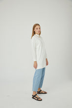 Lade das Bild in den Galerie-Viewer, Sweatshirt Barbara-Weiss 100% Baumwolle🌿