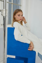 Lade das Bild in den Galerie-Viewer, Sweatshirt Barbara-Weiss 100% Baumwolle🌿