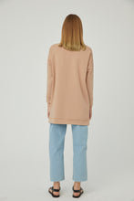 Lade das Bild in den Galerie-Viewer, Sweatshirt Barbara-Camel 100% Baumwolle🌿