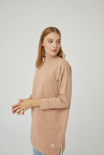 Lade das Bild in den Galerie-Viewer, Sweatshirt Barbara-Camel 100% Baumwolle🌿