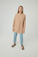 Lade das Bild in den Galerie-Viewer, Sweatshirt Barbara-Camel 100% Baumwolle🌿