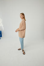 Lade das Bild in den Galerie-Viewer, Sweatshirt Barbara-Camel 100% Baumwolle🌿